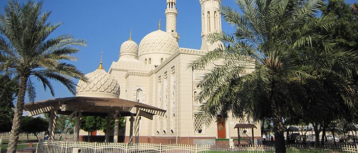 places to visit in Dubai on budget - Jumeirah Mosque