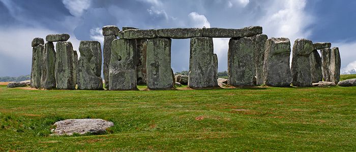 33.-Visit-the-prehistoric-monument-Stonehenge.jpg
