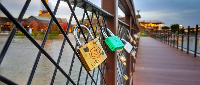 Love Lock Bridge Dubai.