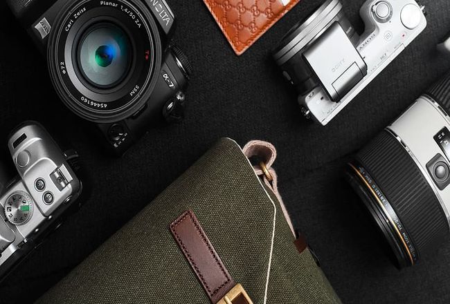 7 Must-Have Smart Tech Apps And Gadgets For Traveling In Comfort And Style