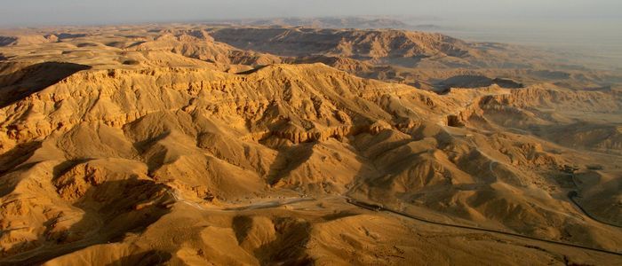 8.-Visit-the-Valley-of-the-Queens.jpg