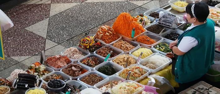 Almaty things to do - green bazaar