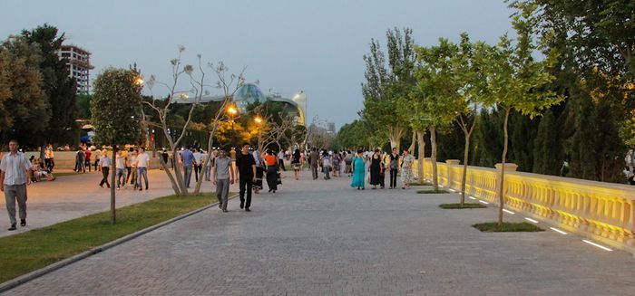 Baku-Boulevard.jpg