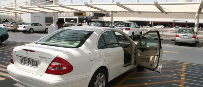 Travel From Dubai To Abu Dhabi via Car rentals