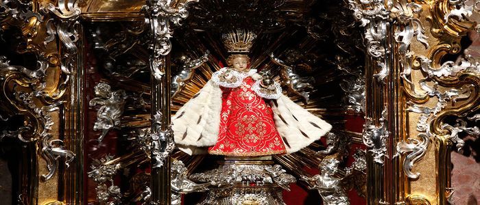 Child_Jesus_of_Prague_original_statue.jpg