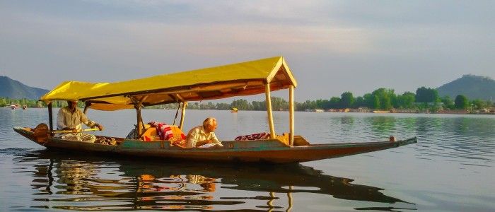 Dal-lake-shikara-ride.jpg