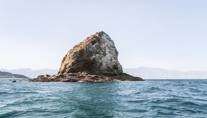 Dibba Rock, scuba diving in Dubai