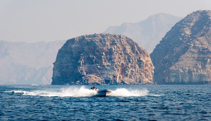 Diving at Dibba Rock