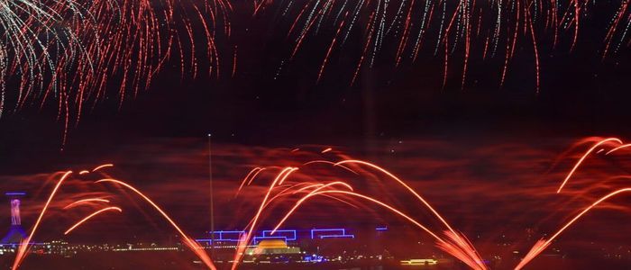 Fireworks_during_UAE_national_day.jpg