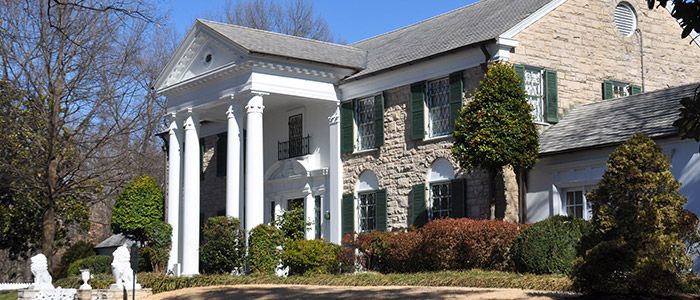Graceland-Mansion.jpg