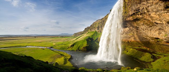 where to travel in February - Iceland