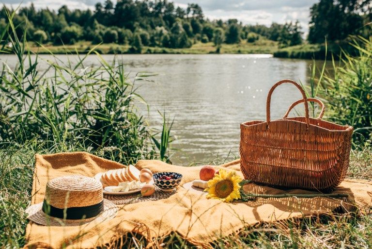 Picnic at Love Lake in Dubai