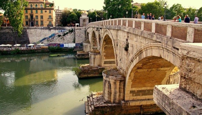 Ponte Sisto, places to visit in Italy
