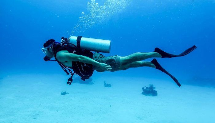 Scuba diving in Schinaria