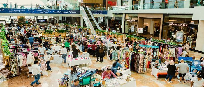 Shopping_at_Dubai_Festival_City_Mall.jpg