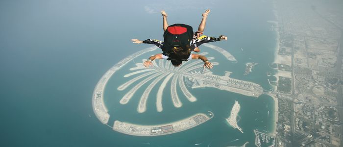Skydiving_over_Palm_Jumeirah.jpg