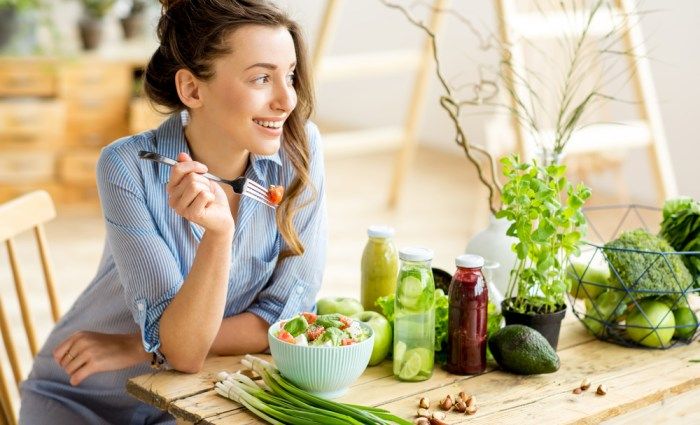 7 Top Tips To Eating Healthy On Vacation : A Guide