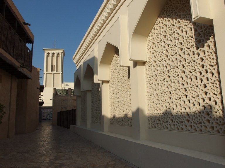 What is Al Bastakiya history about