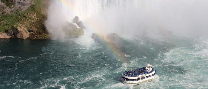 niagara-falls-boating.jpg