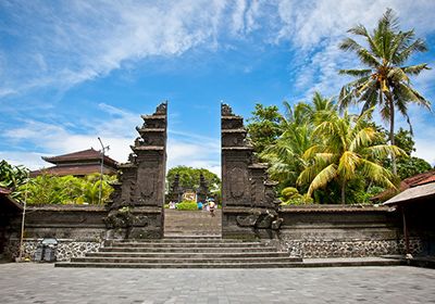 The Enchanting Tanah Lot Temple